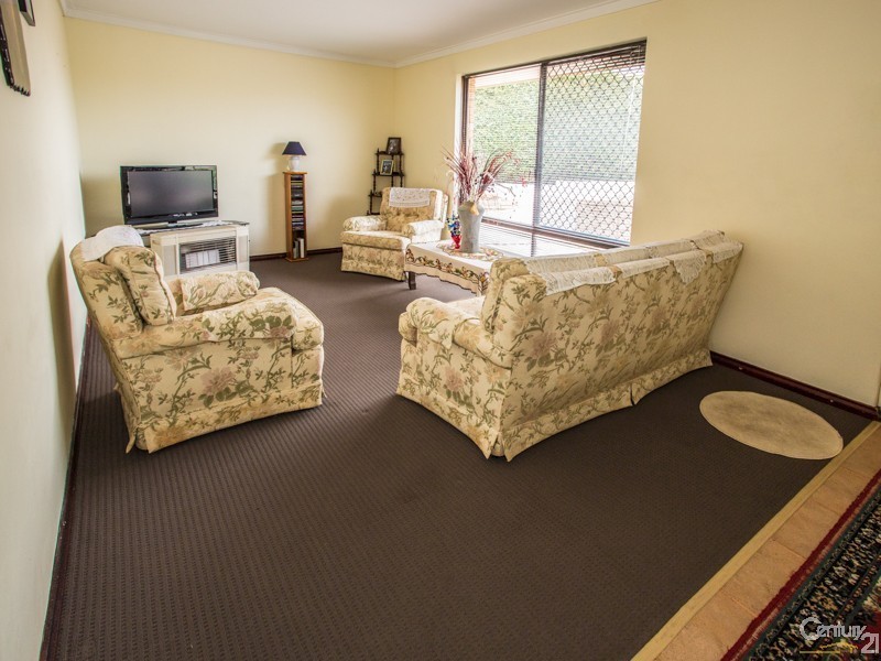 32 Elsfield Way, Bassendean WA 6054