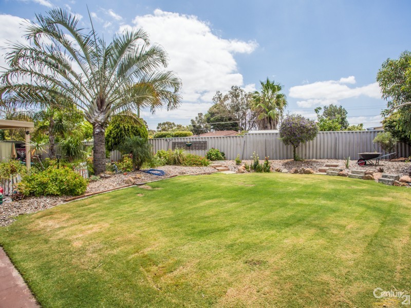 32 Elsfield Way, Bassendean WA 6054
