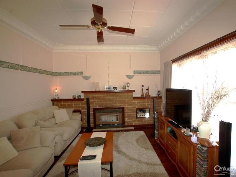 7 May Drive, Nollamara WA 6061