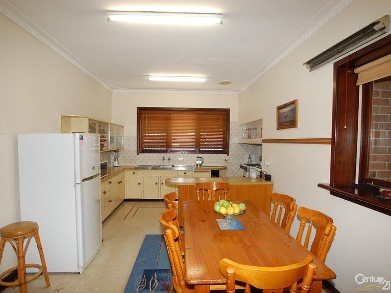 7 May Drive, Nollamara WA 6061