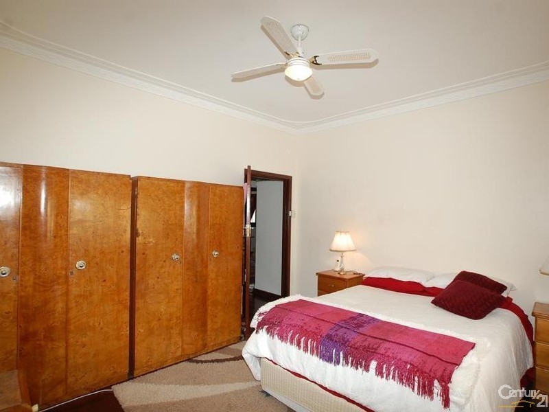 7 May Drive, Nollamara WA 6061