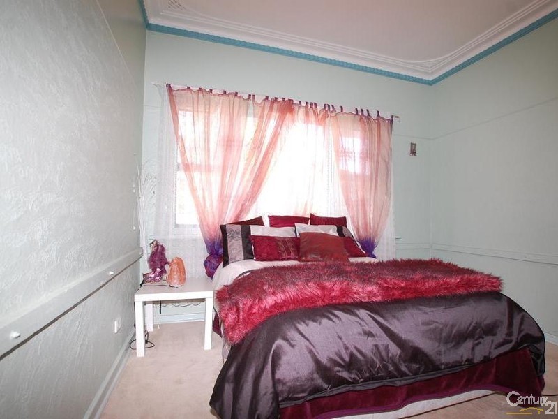 7 May Drive, Nollamara WA 6061