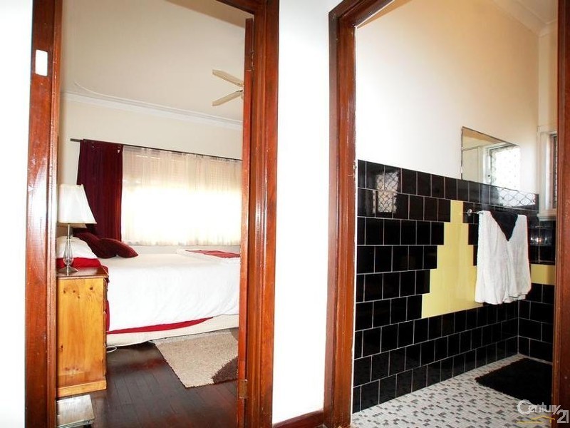 7 May Drive, Nollamara WA 6061