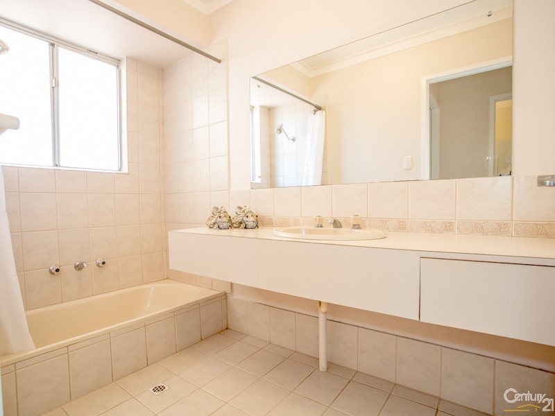 33a Penguin Street, Dianella WA 6059