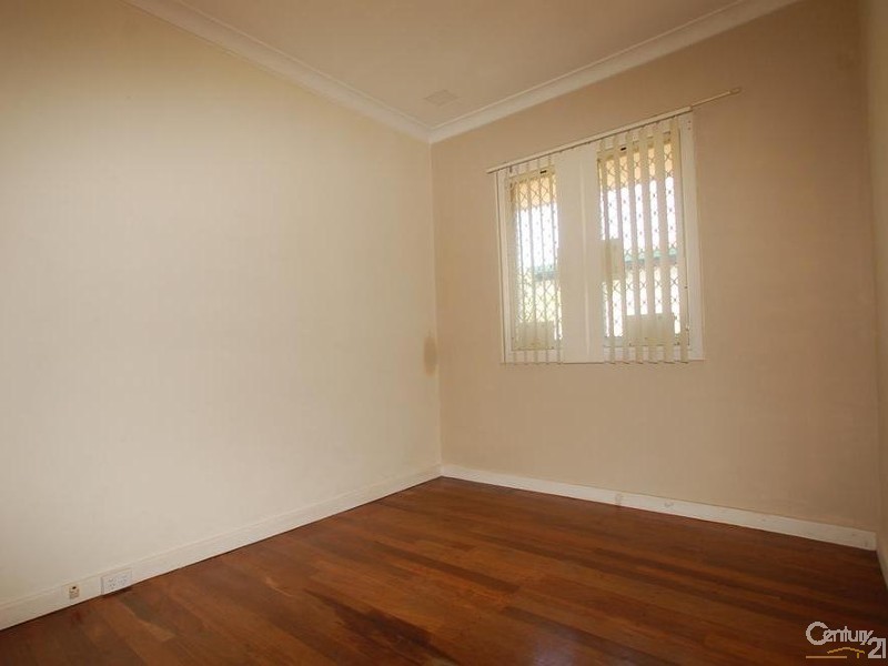 17 Poynings Street, Westminster WA 6061