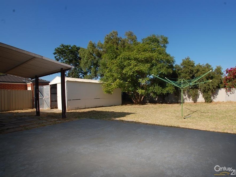 17 Poynings Street, Westminster WA 6061