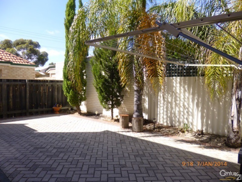 2/1 Waverley Street, Dianella WA 6059