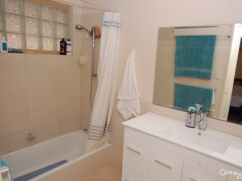 27 Faulkner Way, Eden Hill WA 6054