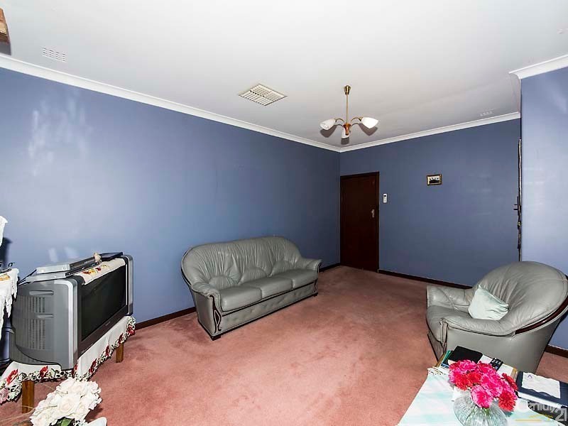 327 Flinders Street, Nollamara WA 6061