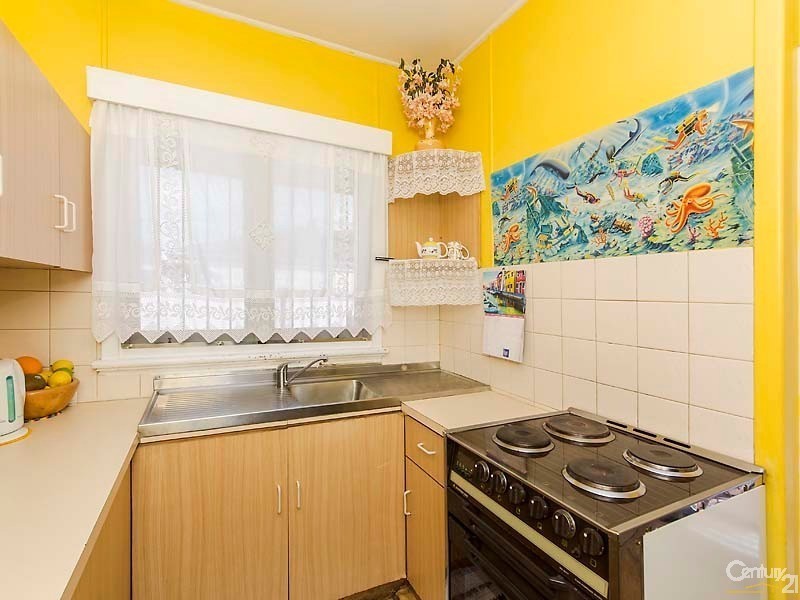 327 Flinders Street, Nollamara WA 6061