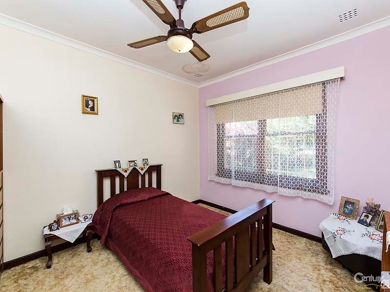 327 Flinders Street, Nollamara WA 6061