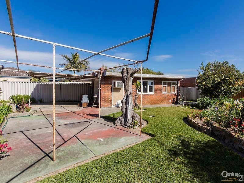 327 Flinders Street, Nollamara WA 6061