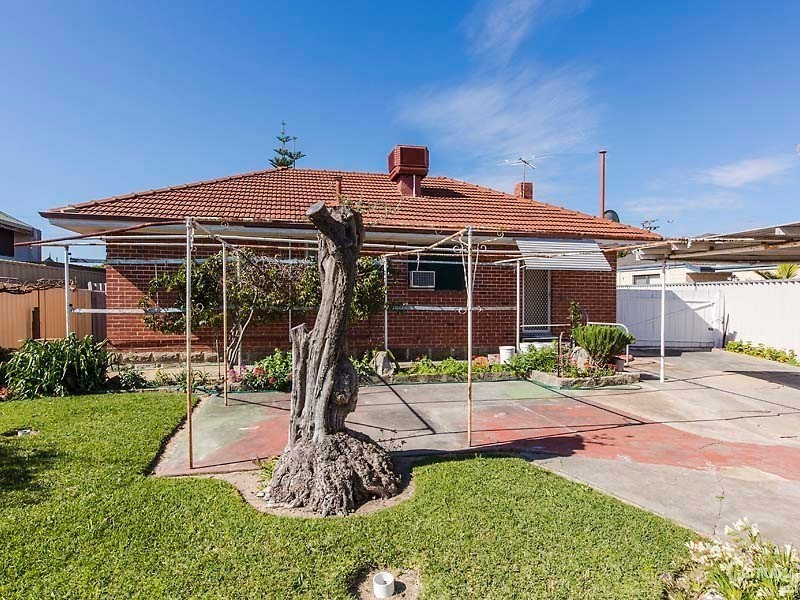 327 Flinders Street, Nollamara WA 6061
