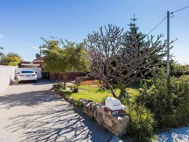 327 Flinders Street, Nollamara WA 6061