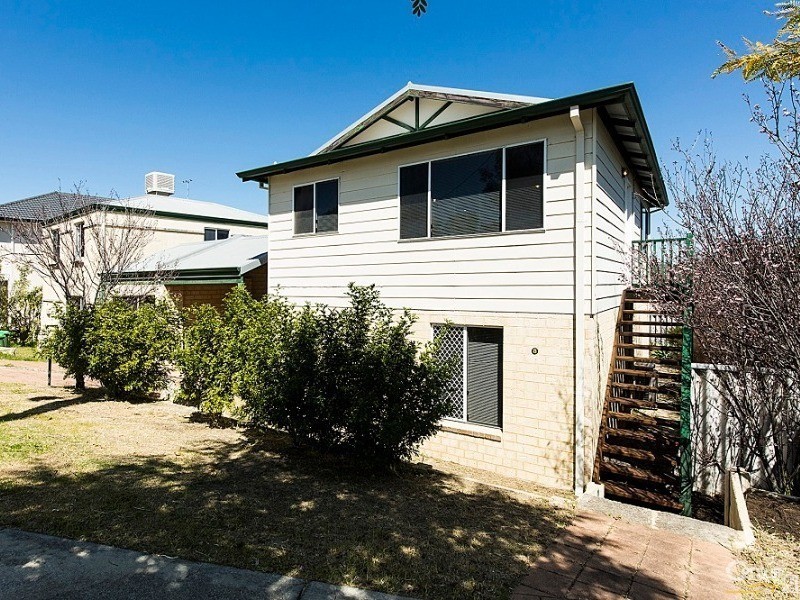 8 Sudlow Street, Embleton WA 6062