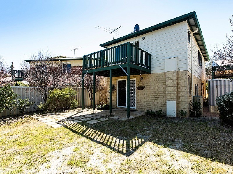 8 Sudlow Street, Embleton WA 6062