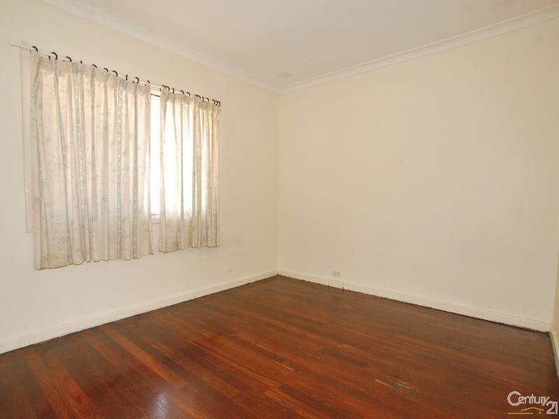 418 Flinders Street, Nollamara WA 6061