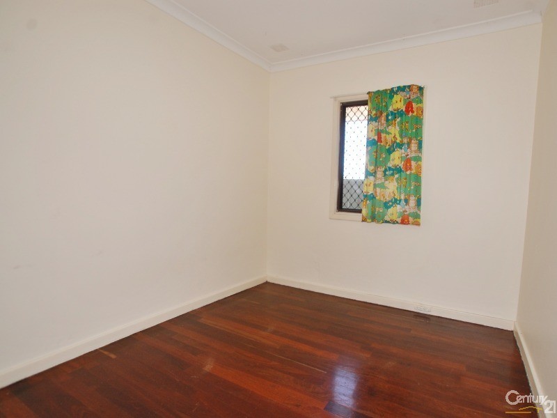 418 Flinders Street, Nollamara WA 6061