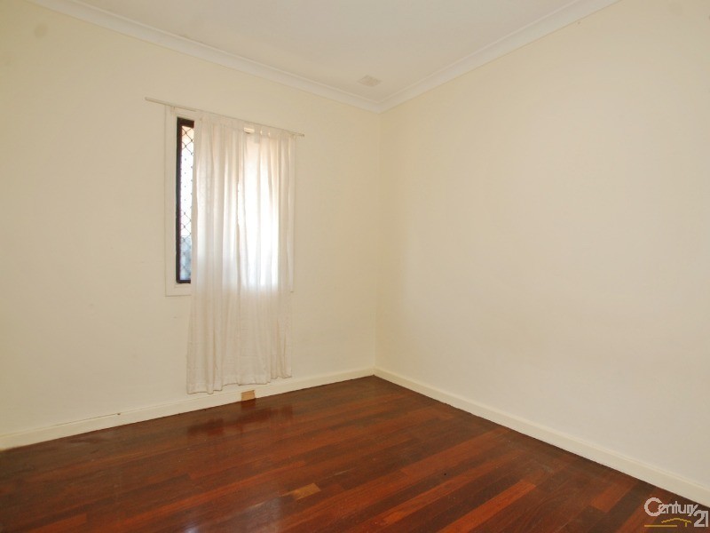 418 Flinders Street, Nollamara WA 6061