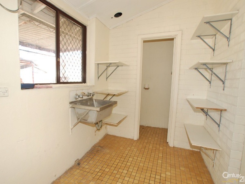 418 Flinders Street, Nollamara WA 6061