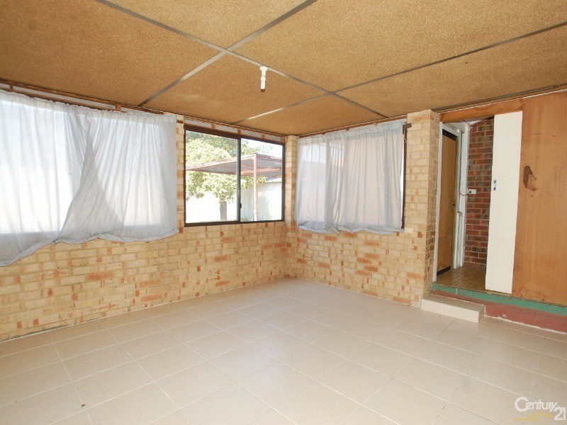 418 Flinders Street, Nollamara WA 6061