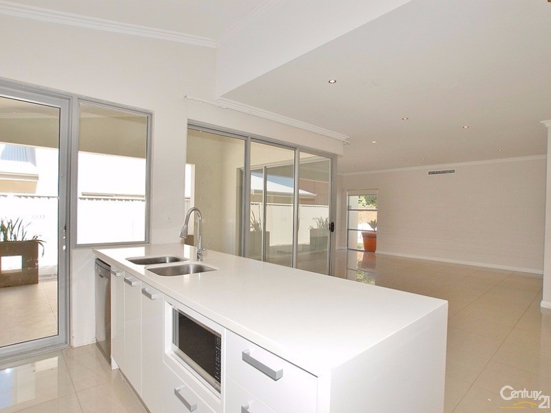 10 Dreyfus Place, Dianella WA 6059