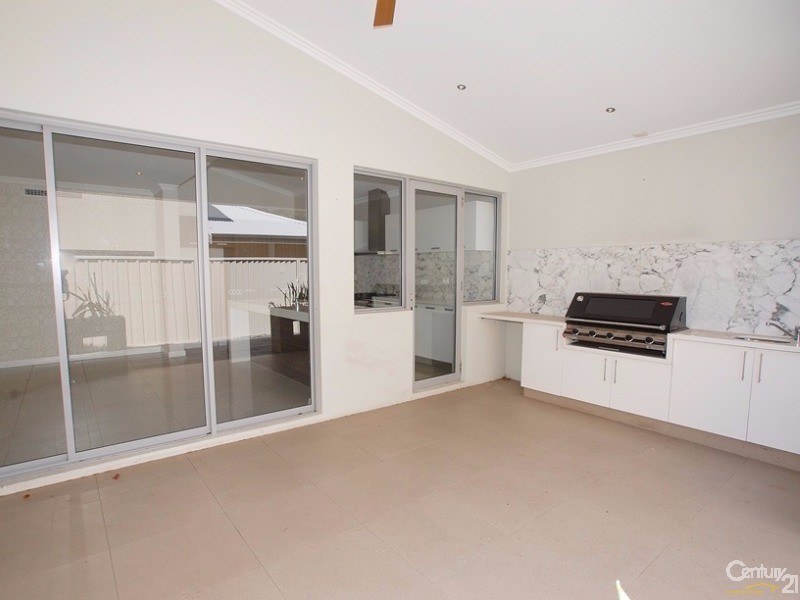 10 Dreyfus Place, Dianella WA 6059