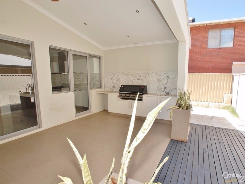 10 Dreyfus Place, Dianella WA 6059