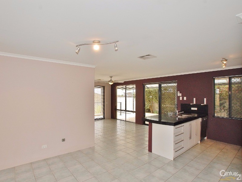 41 Berkley Road, Marangaroo WA 6064