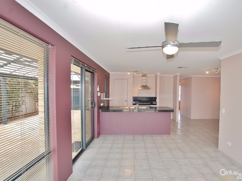 41 Berkley Road, Marangaroo WA 6064