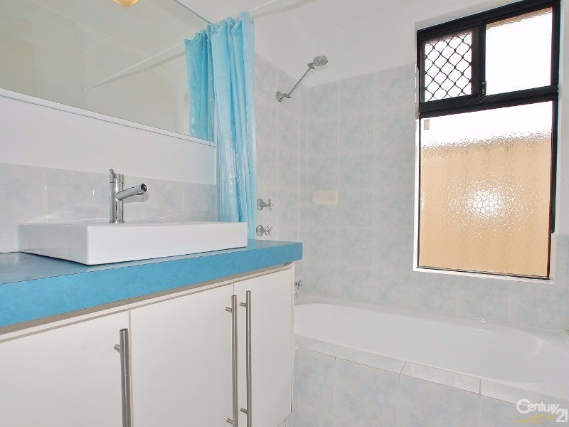 41 Berkley Road, Marangaroo WA 6064