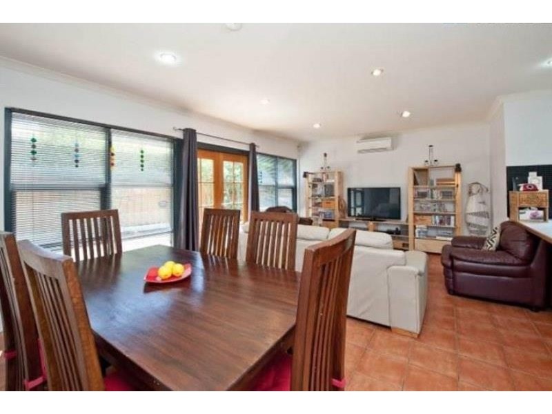 92C Ravenswood Drive, Nollamara WA 6061