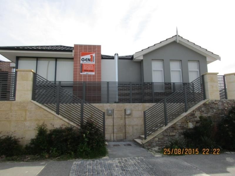 2/4 Flecker Promenade, Aveley WA 6069