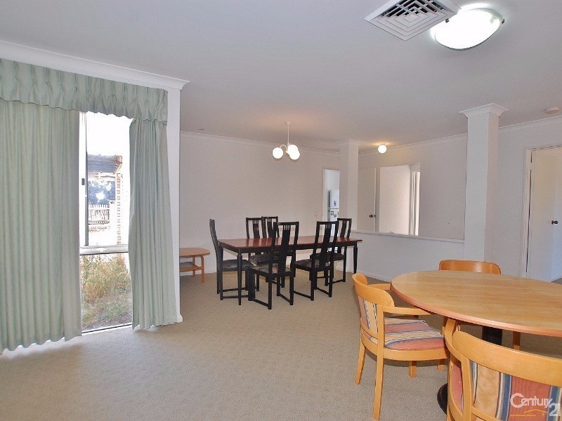 59  Lakefront Circle, The Vines WA 6069