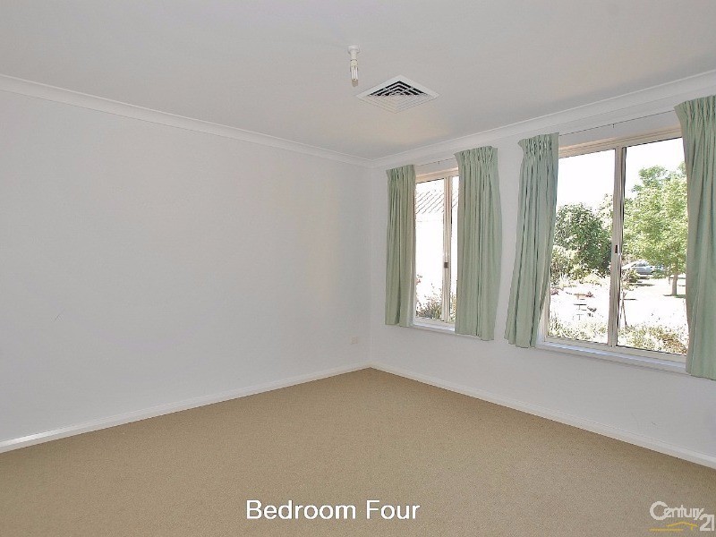 59  Lakefront Circle, The Vines WA 6069