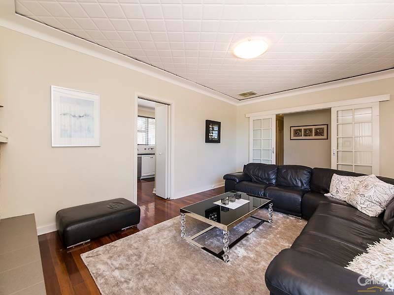 4 Waterbury Street, Dianella WA 6059