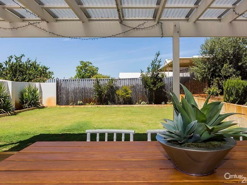 4 Waterbury Street, Dianella WA 6059