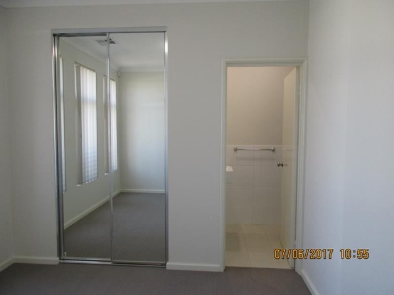 5/4 Flecker Promenade, Aveley WA 6069