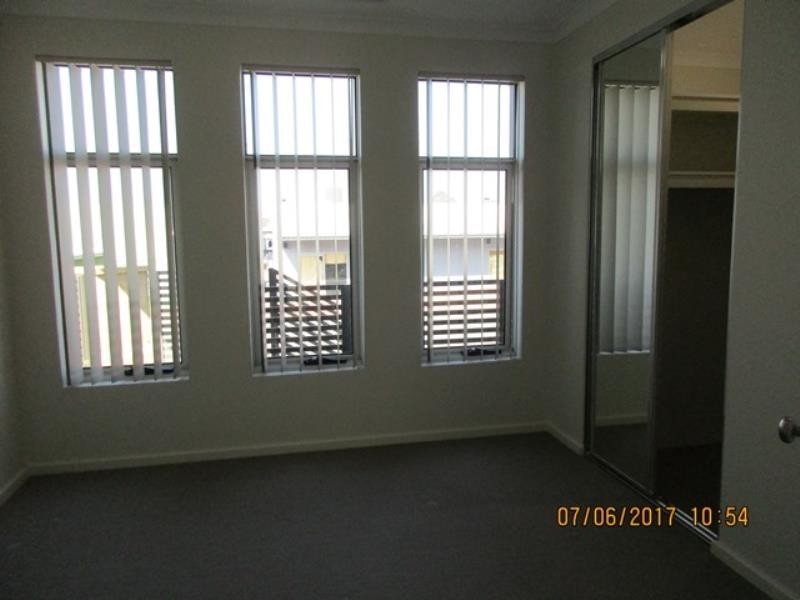 5/4 Flecker Promenade, Aveley WA 6069