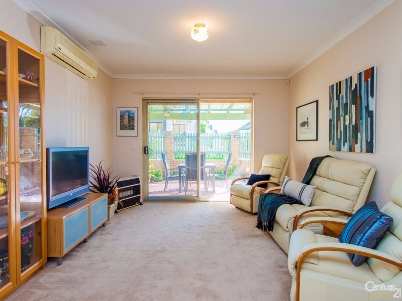 2/16 Avery Avenue, Dianella WA 6059