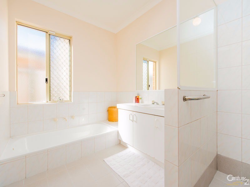 2/16 Avery Avenue, Dianella WA 6059