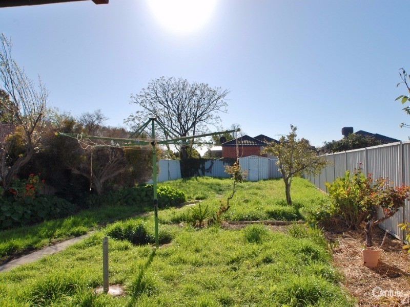 18 New Bond Street, Midland WA 6056