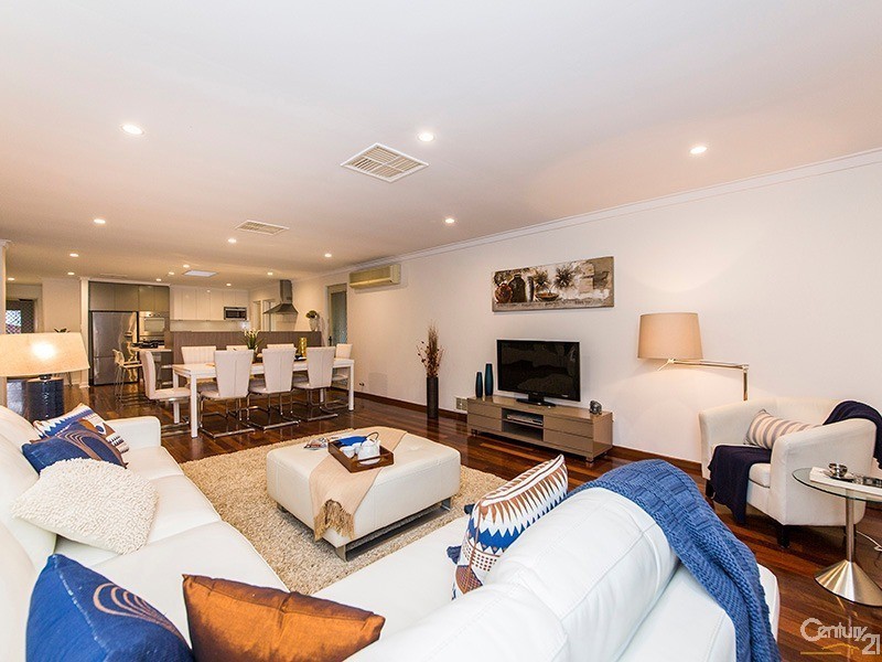 8 Rochester Way, Dianella WA 6059