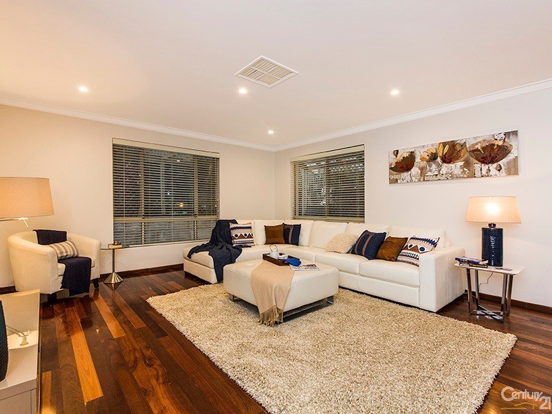 8 Rochester Way, Dianella WA 6059