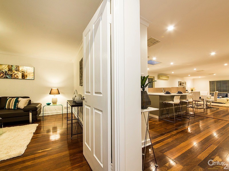 8 Rochester Way, Dianella WA 6059