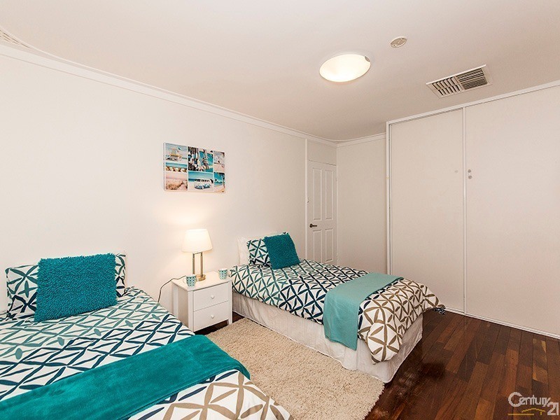 8 Rochester Way, Dianella WA 6059