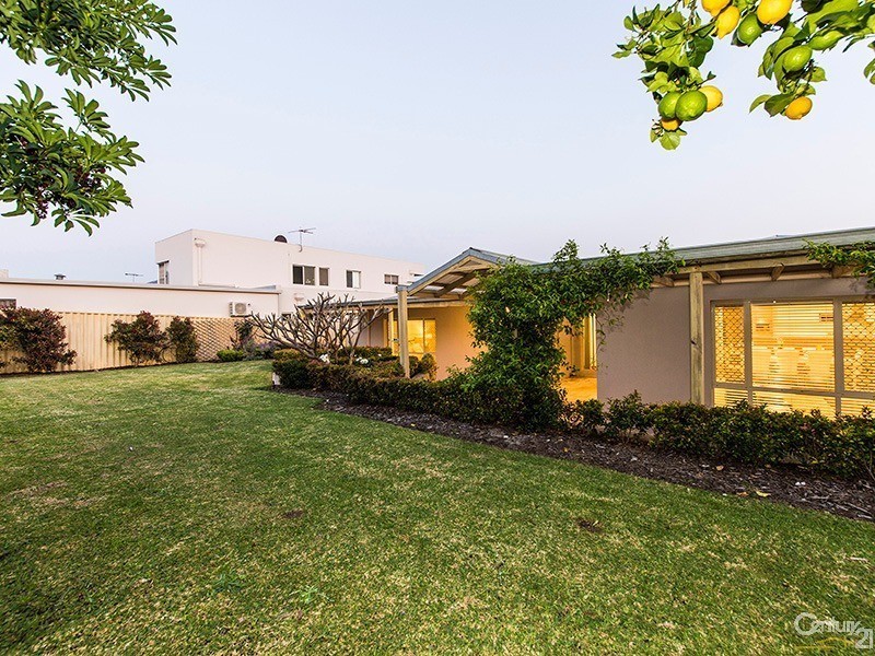 8 Rochester Way, Dianella WA 6059