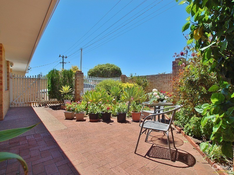 1/353 Light Street, Dianella WA 6059