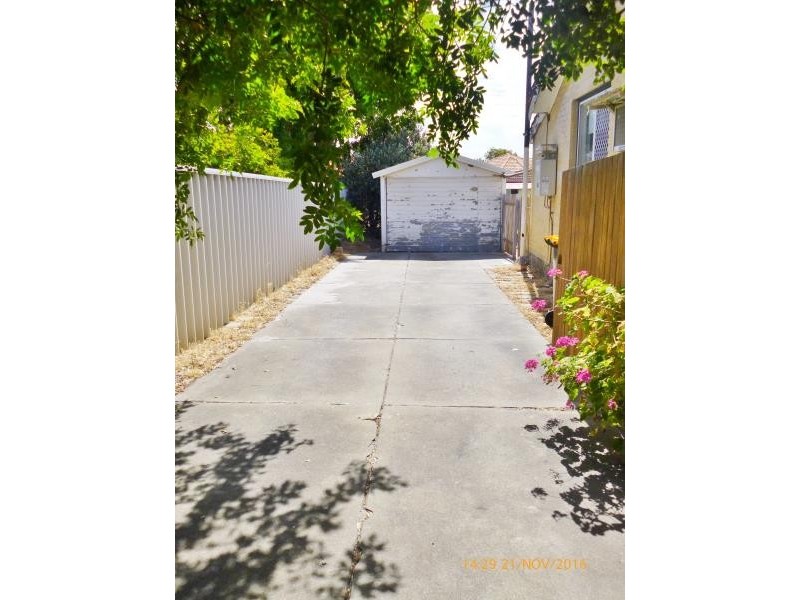 21 Stroughton Road, Westminster WA 6061