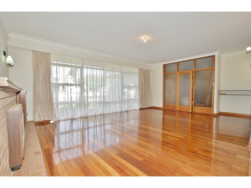 19 Howes Crescent, Dianella WA 6059